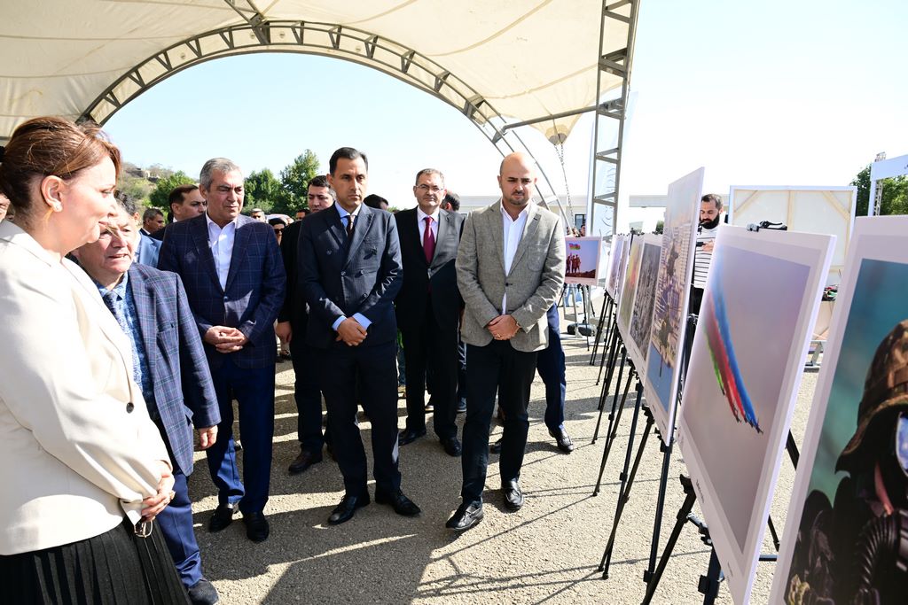Cəbrayılda Şəhər Günü münasibətilə “Qarabağ – obyektivdən tarixə” fotosərgisi keçirilib