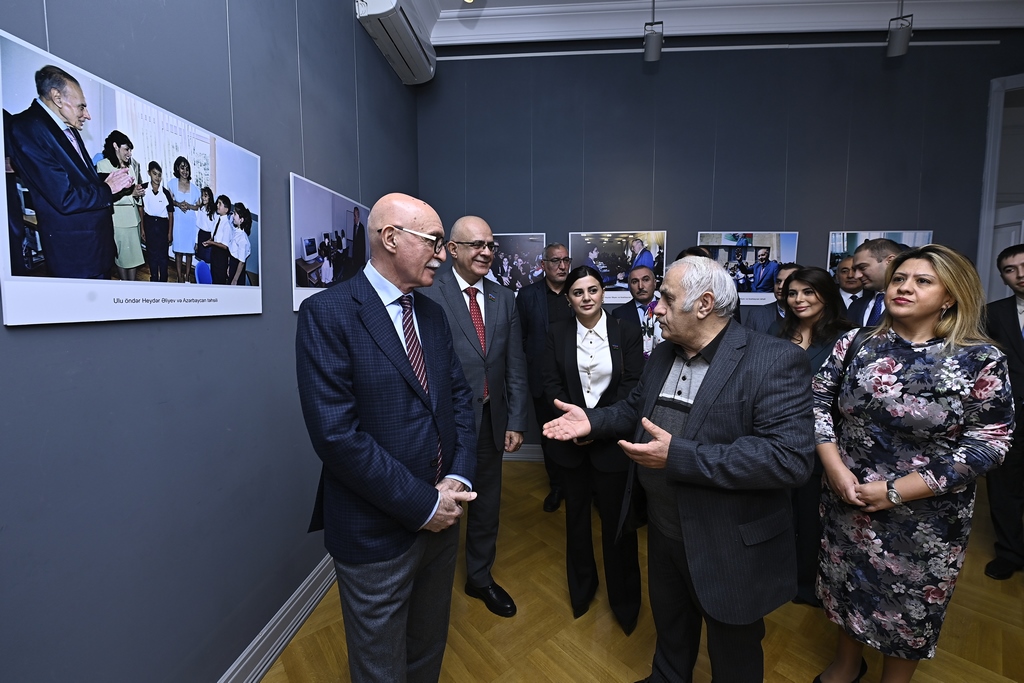 “Elm və təhsil obyektivdə” foto-video müsabiqəsinin qalibləri mükafatlandırılıb